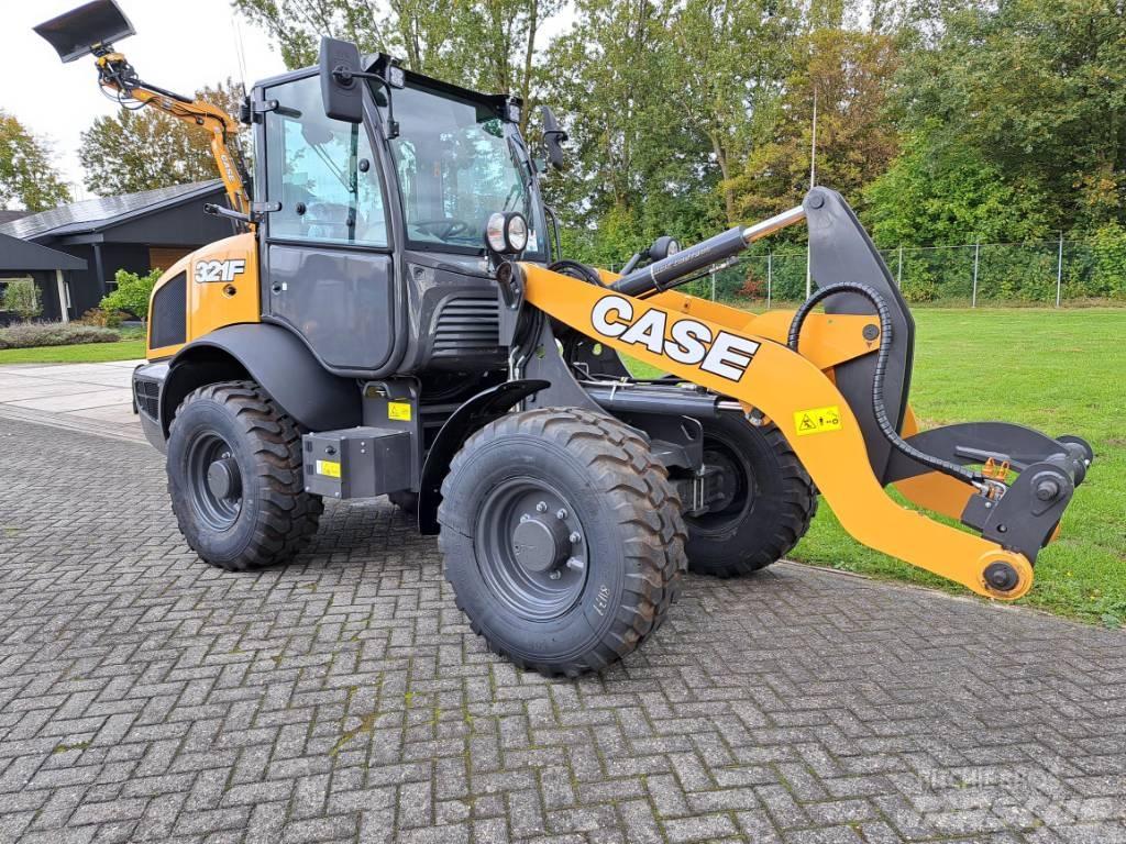 CASE 321F-HS Kolesové nakladače