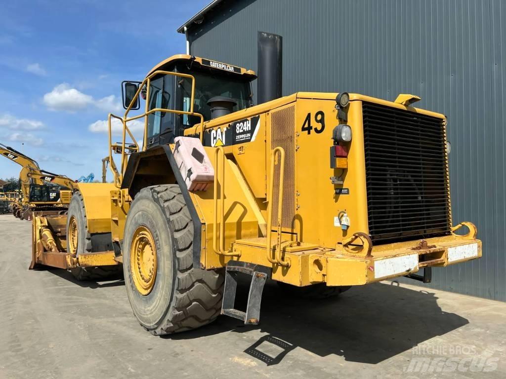 CAT 824H Pásové dozéry