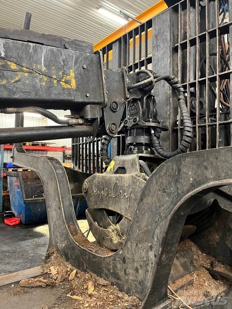John Deere 1210E Lesné traktory