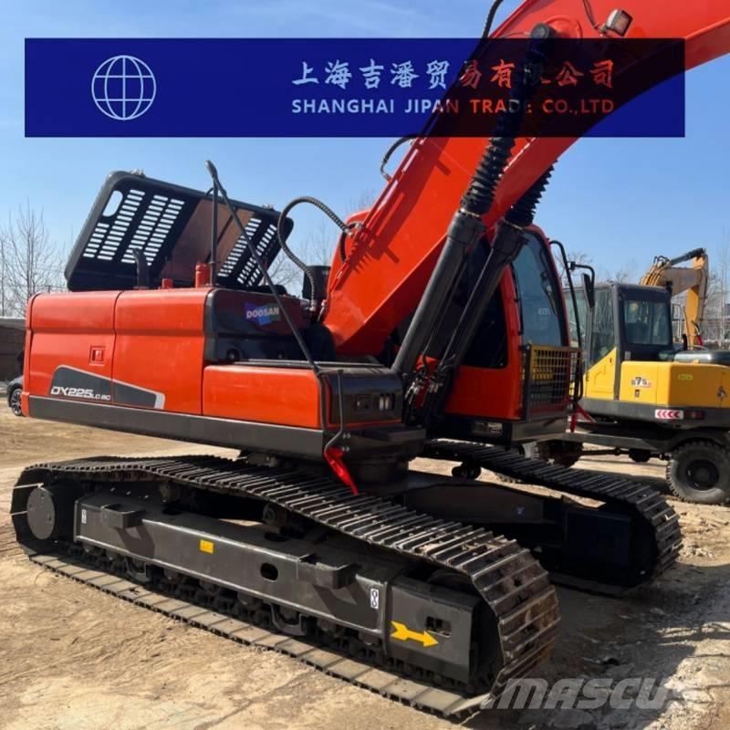 Doosan DX 225 Pásové rýpadlá