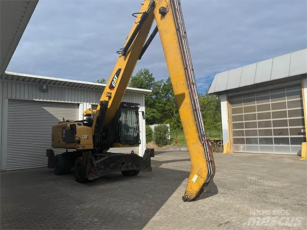CAT MH3026 Kolesové rýpadlá