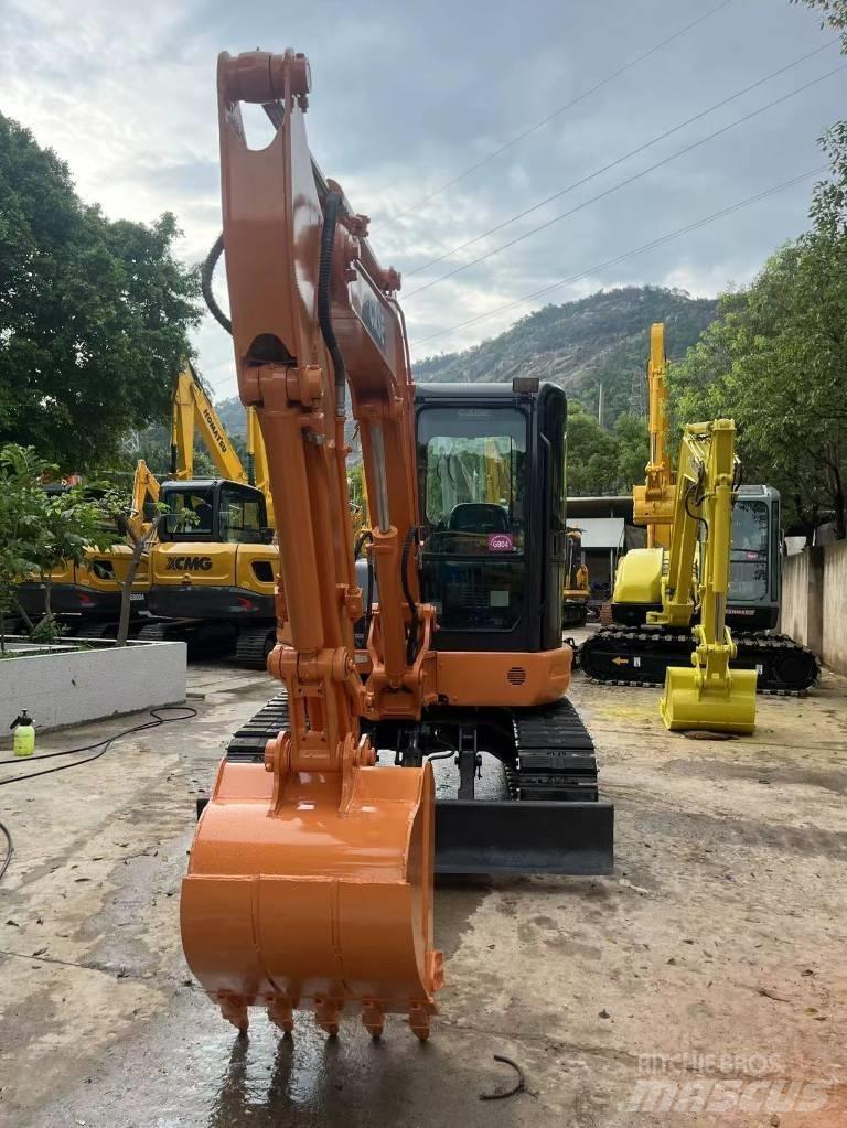 CASE CX 55 B Pásové rýpadlá