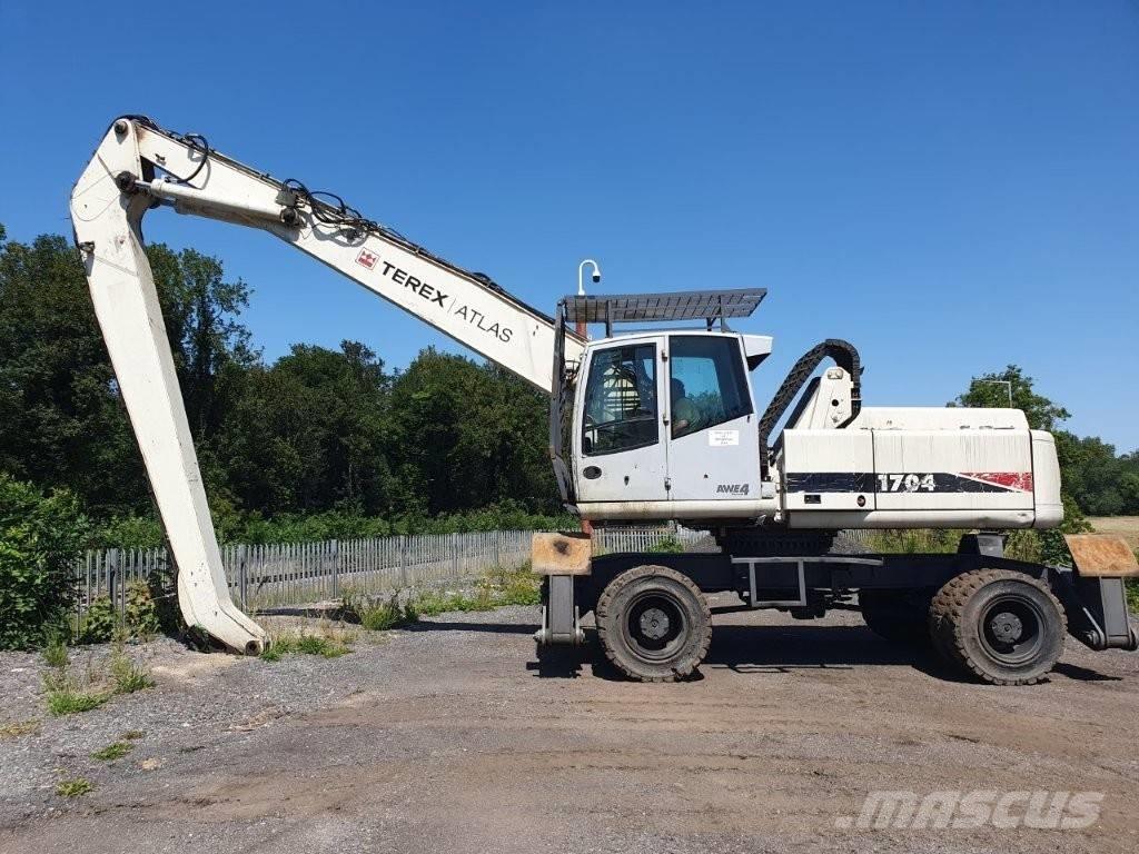 Atlas 1704 M Stroje pre manipuláciu s odpadom