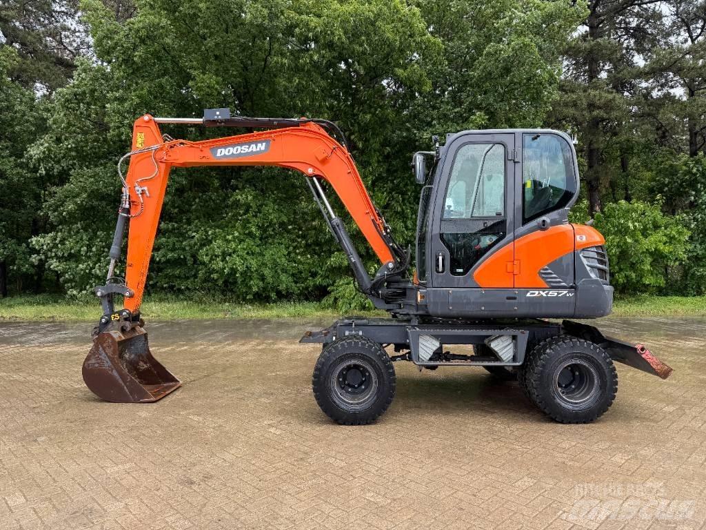 Doosan DX 57 W Kolesové rýpadlá