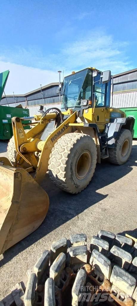 Komatsu WA 200 PT-5 Kolesové nakladače