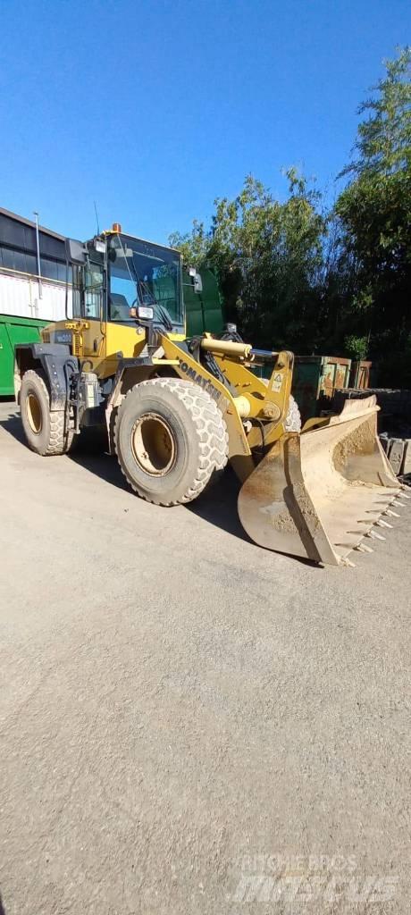 Komatsu WA 200 PT-5 Kolesové nakladače