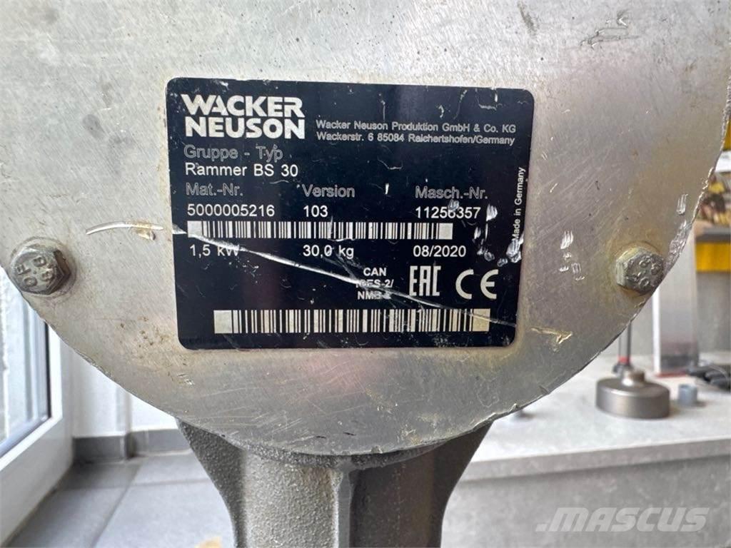 Wacker Neuson BS30 Vibračné zhutňovače