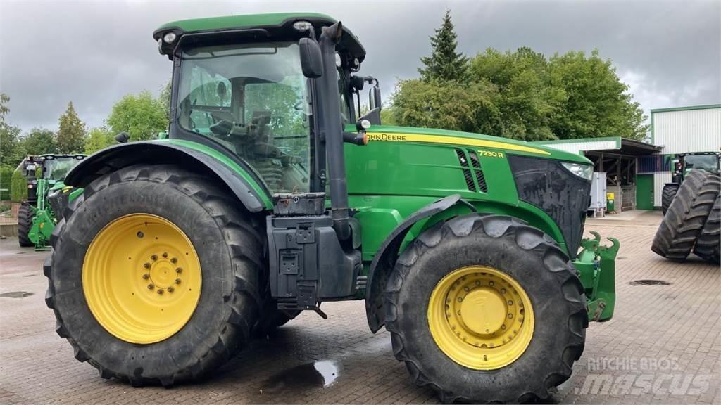 John Deere 7230R Traktory