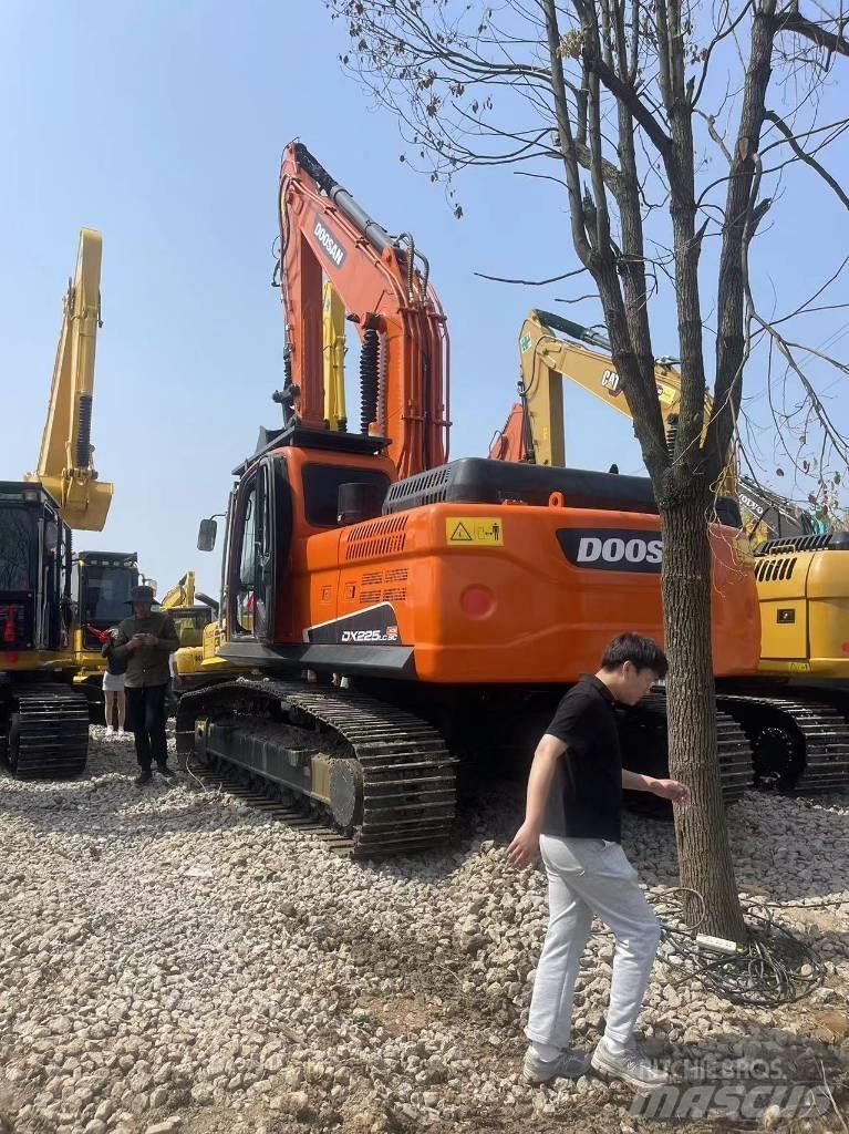 Doosan DX 225LC-9C Pásové rýpadlá
