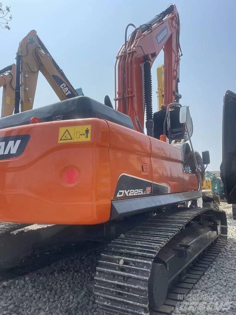 Doosan DX 225LC-9C Pásové rýpadlá