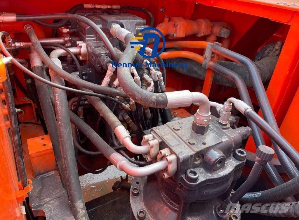 Doosan DX 300 Pásové rýpadlá