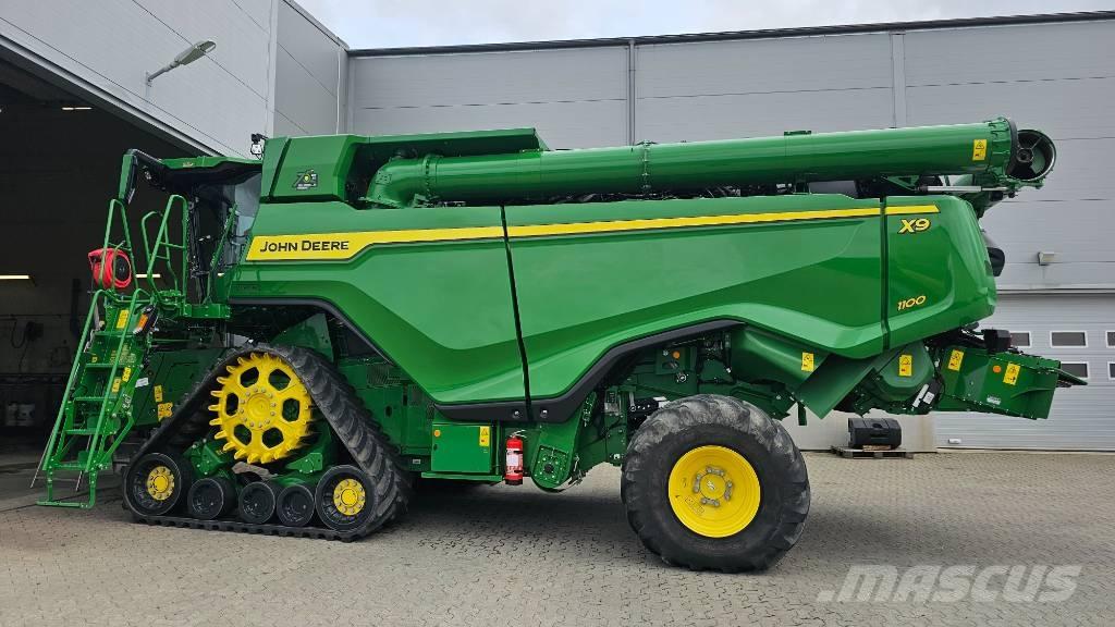 John Deere X9 1100 Kombinované zberacie stroje