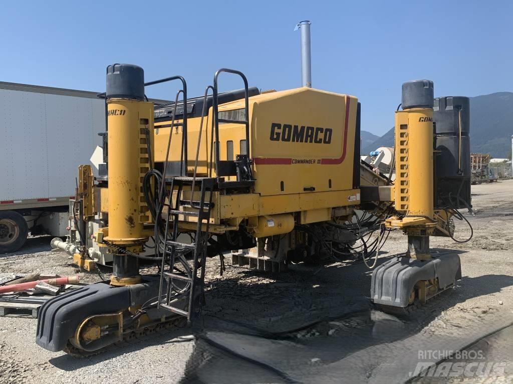 Gomaco Commander III Stroje na betónové dlaždice