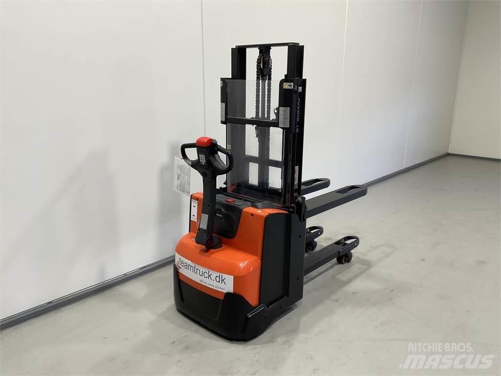Toyota SWE200D Samohybné vozíky