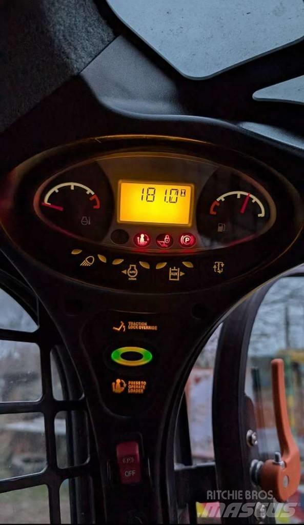 Bobcat T 450 Šmykom riadené nakladače