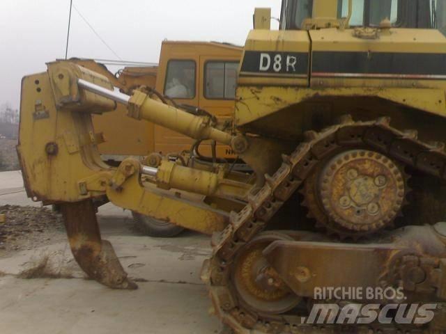 CAT D8R Pásové dozéry