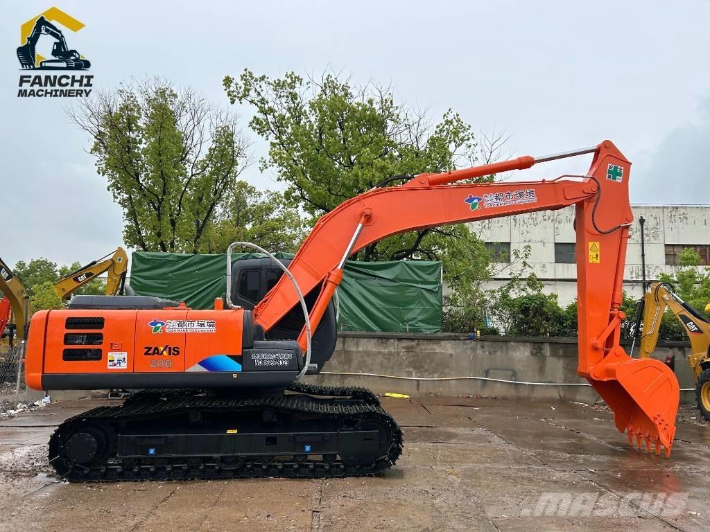 Hitachi ZX200 Midi rýpadlá 7 t - 12 t