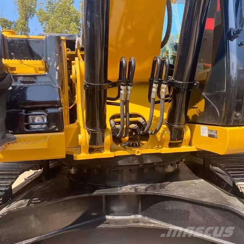 CAT 325 D Pásové rýpadlá
