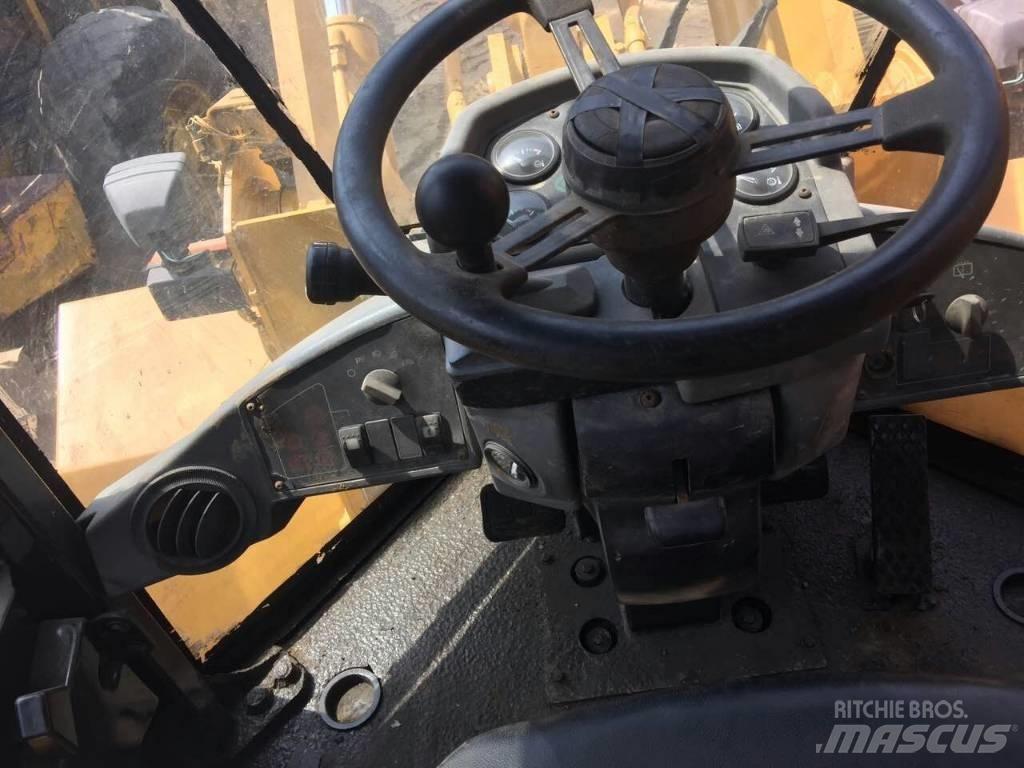 CAT 938 G Kolesové nakladače