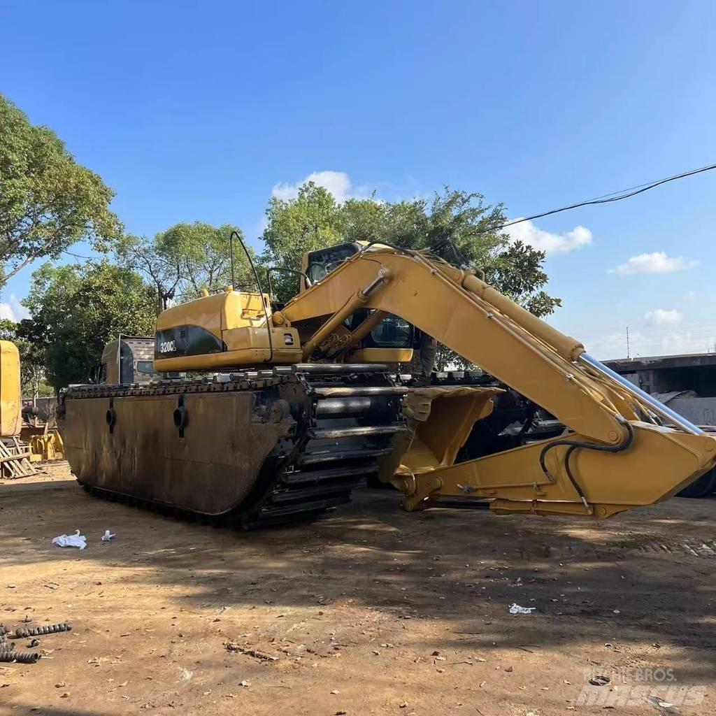 CAT 320 C Obojživelná rýpadlá