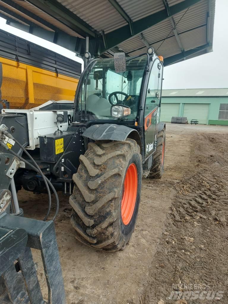 Bobcat TL 35.70 AGRI Teleskopické manipulátory