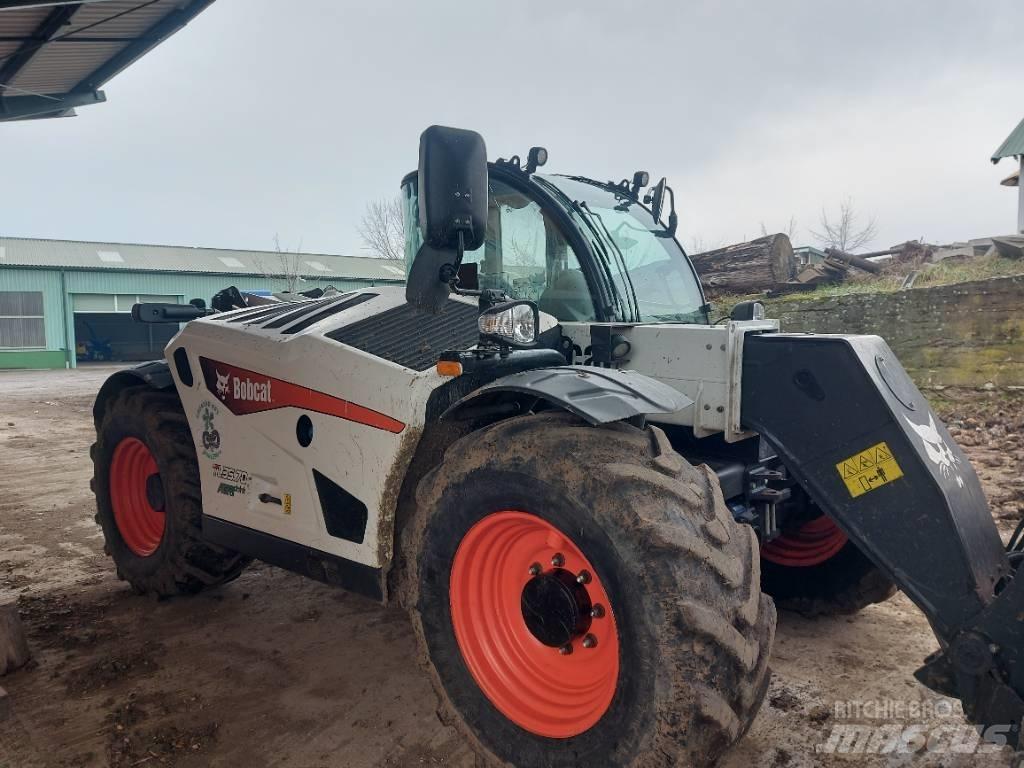 Bobcat TL 35.70 AGRI Teleskopické manipulátory