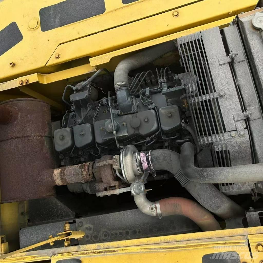 Komatsu 220-7 Pásové rýpadlá