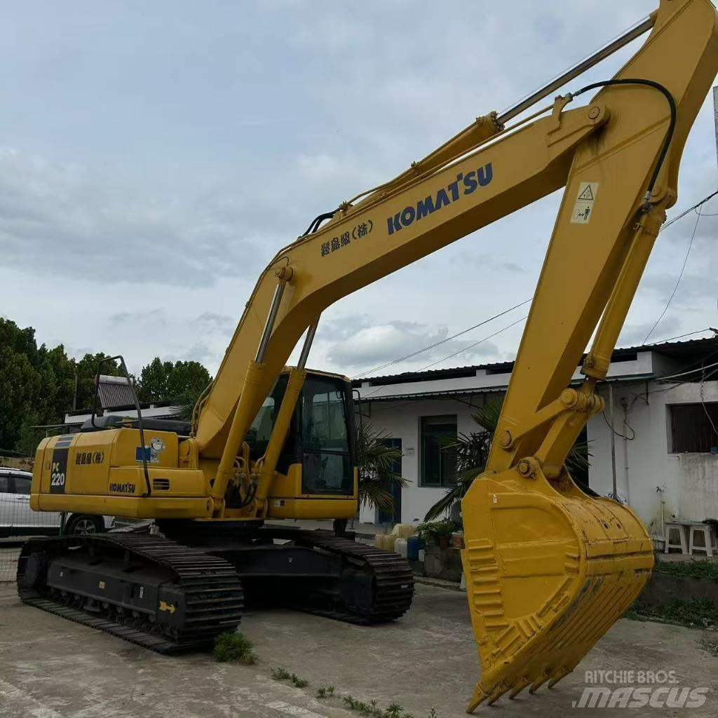 Komatsu 220-7 Pásové rýpadlá
