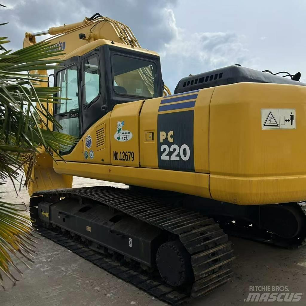 Komatsu 220-7 Pásové rýpadlá