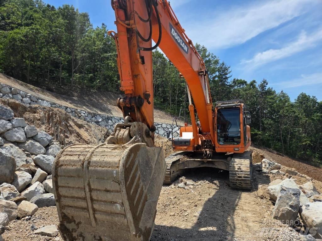 Doosan DX 300 LCA Pásové rýpadlá