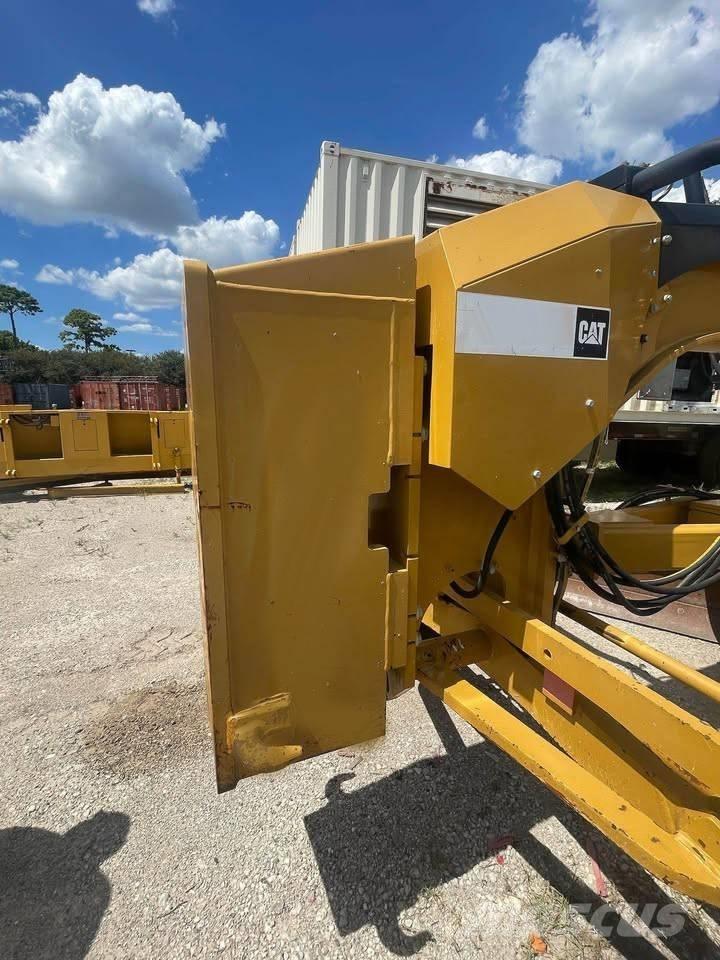 CAT 140 M 2 Grejdery