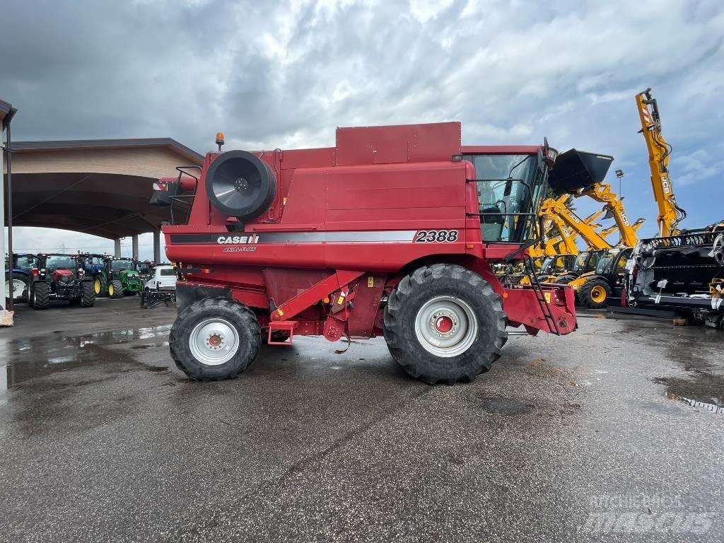 Case IH 2388 Kombinované zberacie stroje