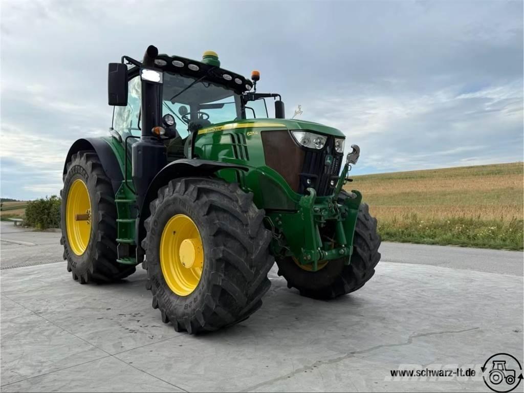John Deere 6215R Traktory