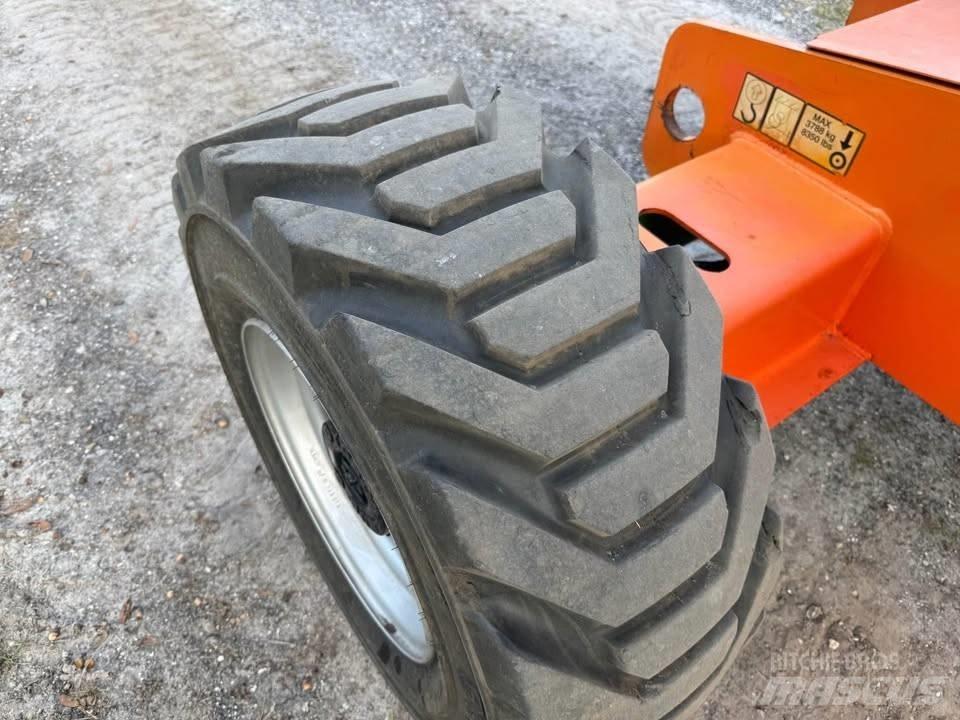 JLG 460 SJ Teleskopické plošiny