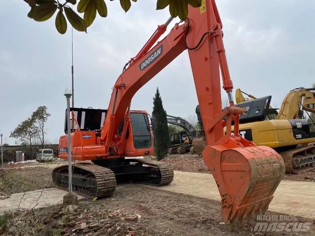 Doosan DH225LC-9E Pásové rýpadlá