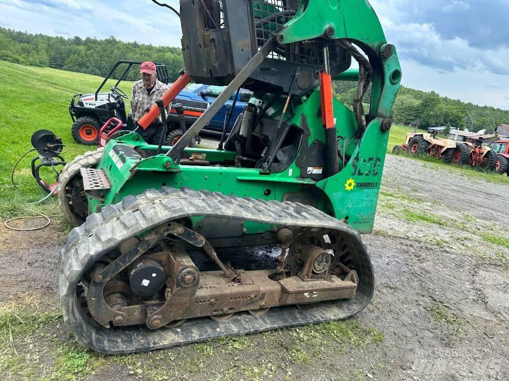 Bobcat S250 Šmykom riadené nakladače