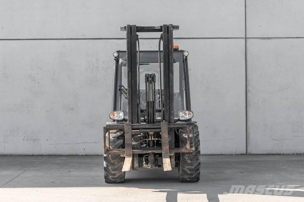 Manitou MC 25-4 Dieselové vozíky