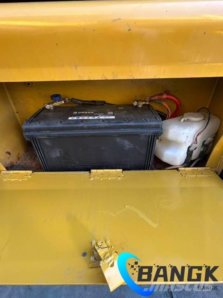 CAT 420 F Kolesové rýpadlá