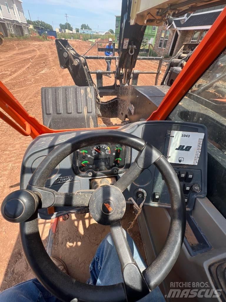 JLG Telehandler Teleskopické manipulátory