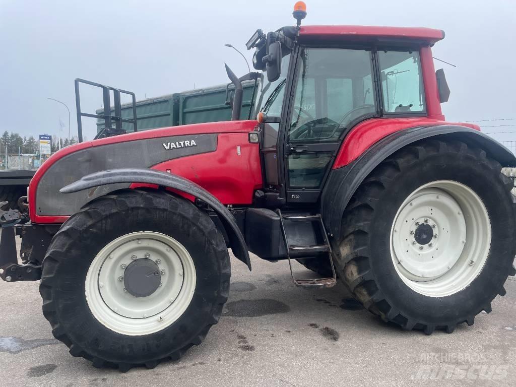 Valtra T 190 Traktory