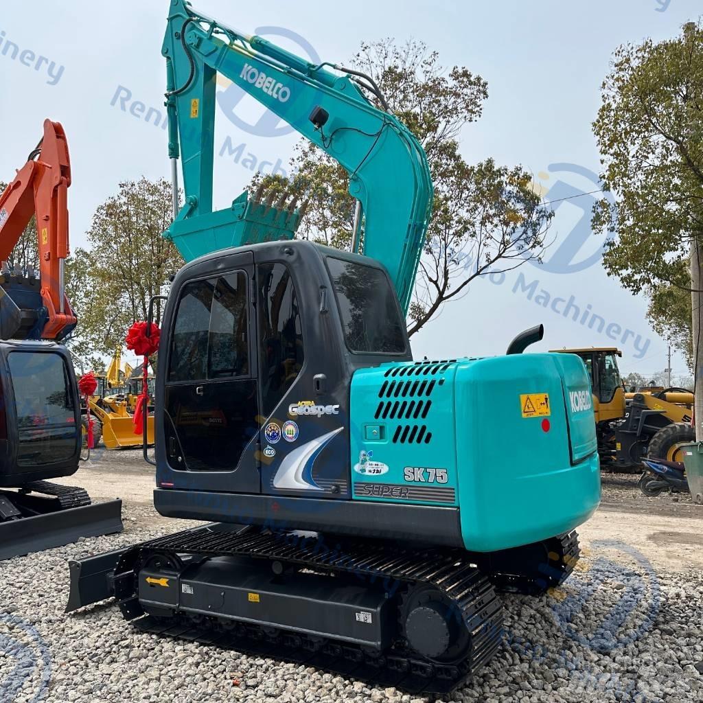 Kobelco SK75 Pásové rýpadlá