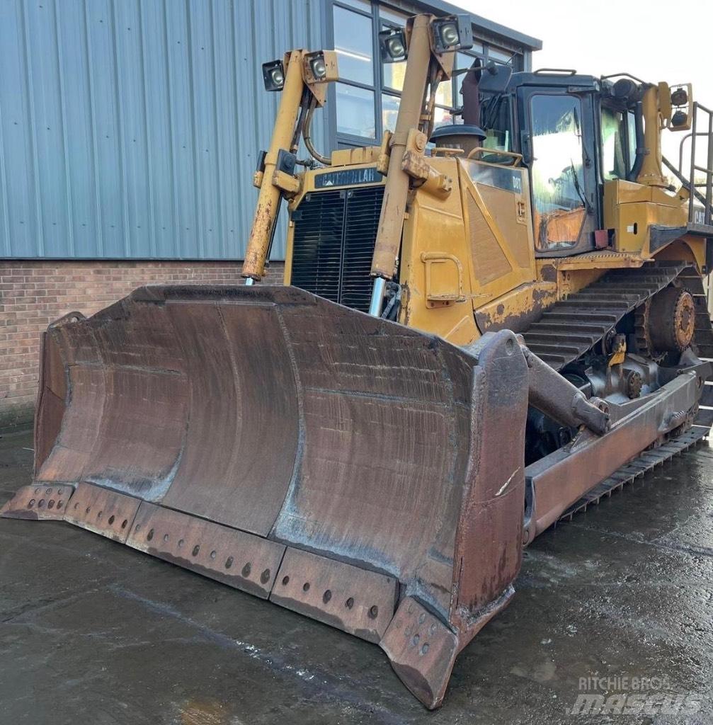 CAT D 8 T Pásové dozéry