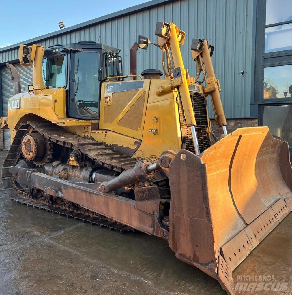 CAT D 8 T Pásové dozéry