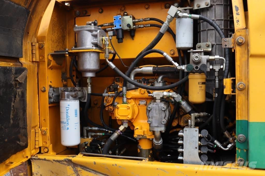 CAT 323 D Pásové rýpadlá