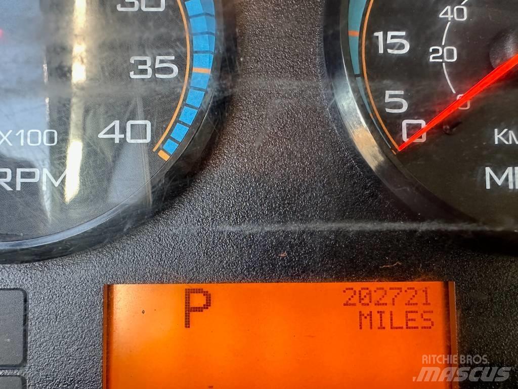 International 4300 Plošinové nákladné automobily/nákladné automobily so sklápacími bočnicami