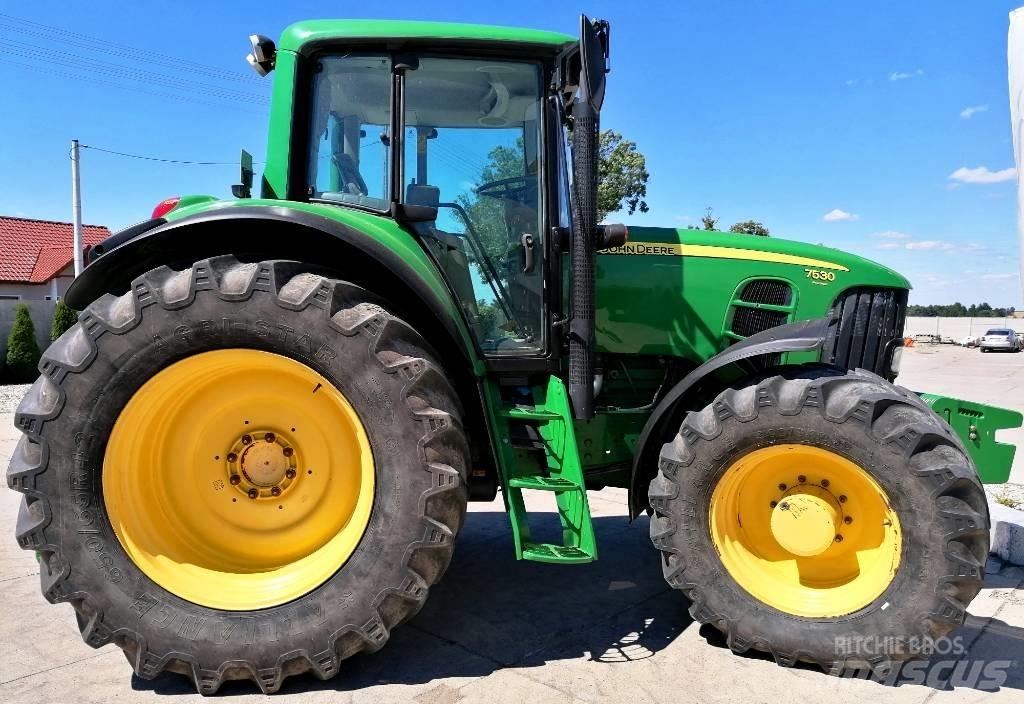 John Deere 7530 Traktory