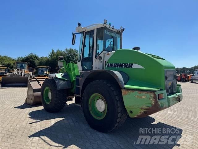 Liebherr L 538 Kolesové nakladače