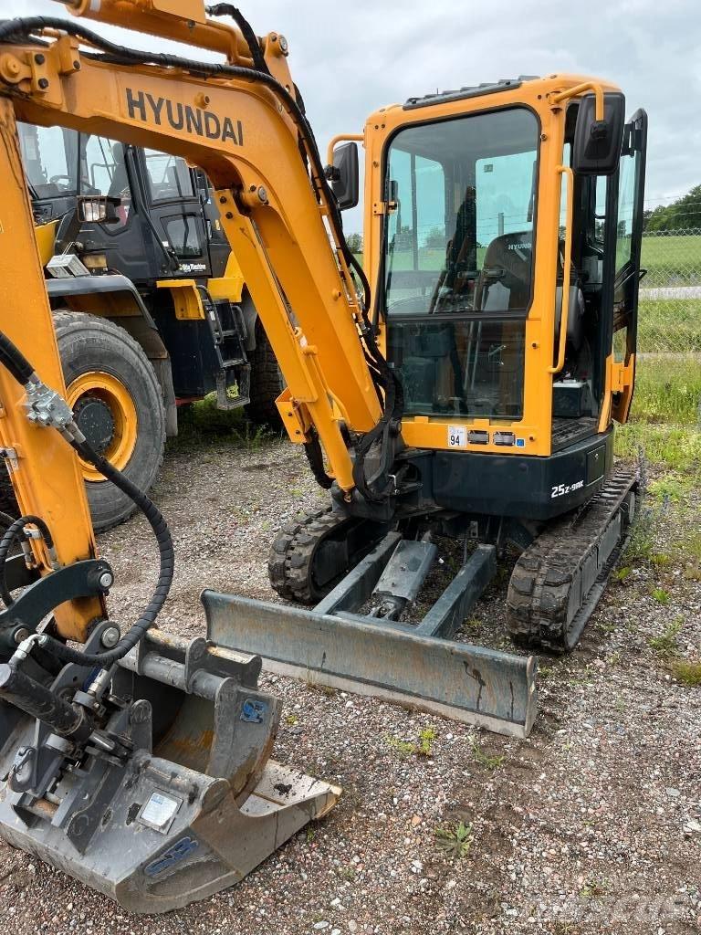 Hyundai R25Z-9 AK Mini rýpadlá < 7t