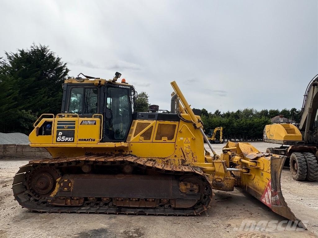 Komatsu D65PXI-18 Pásové dozéry