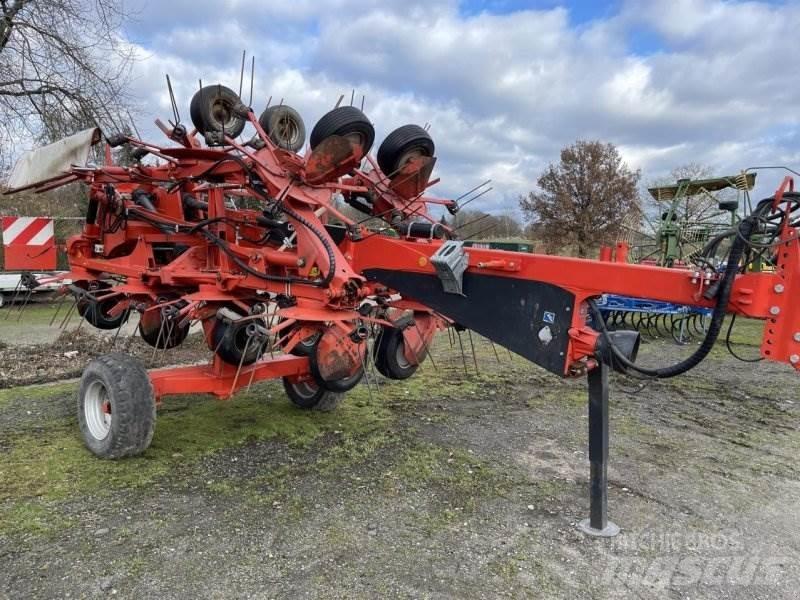 Kuhn GF 13002 Obracače a zhrabovače sena